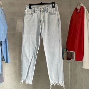 Women’s light wash jeans!